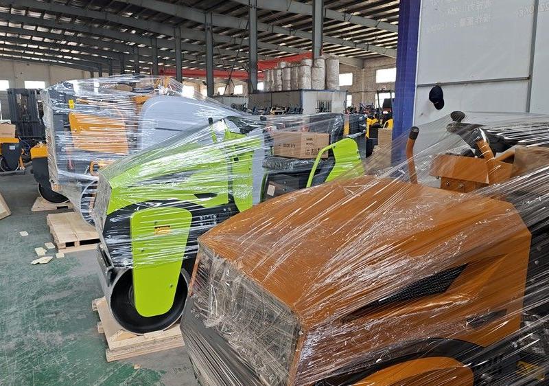 持續(xù)交貨中！奔馬小型壓路機出口發(fā)貨